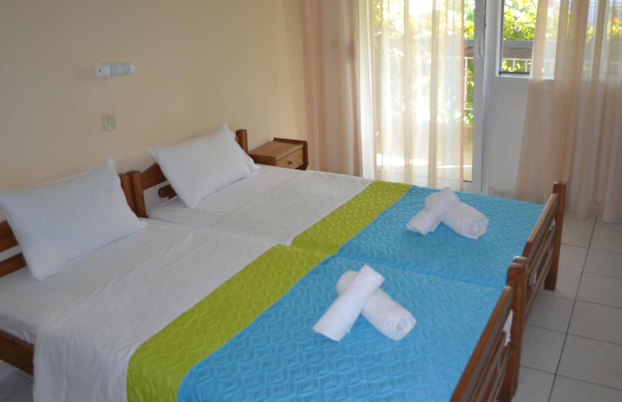 פראליה דיוניסיו Artemis Apartments חדר תמונה