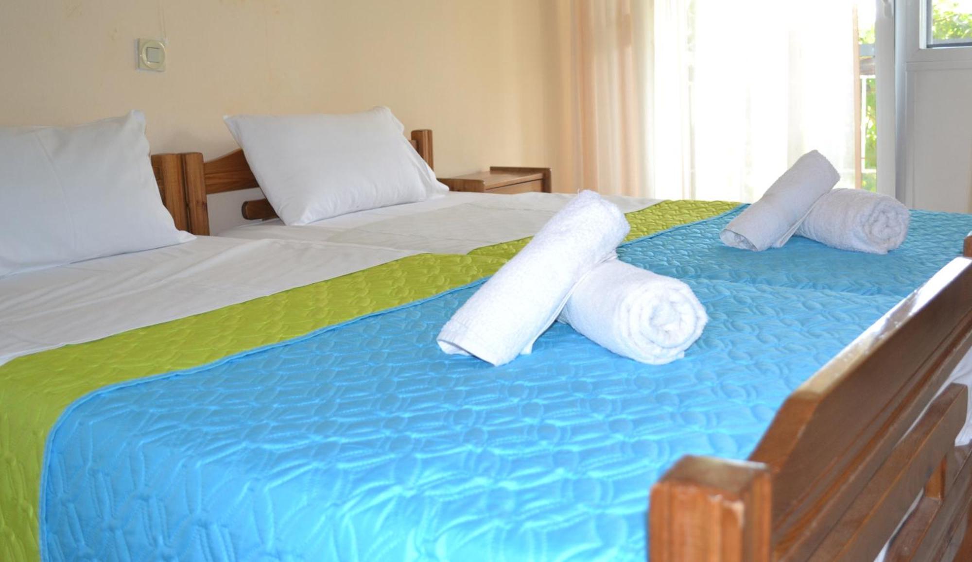 פראליה דיוניסיו Artemis Apartments חדר תמונה