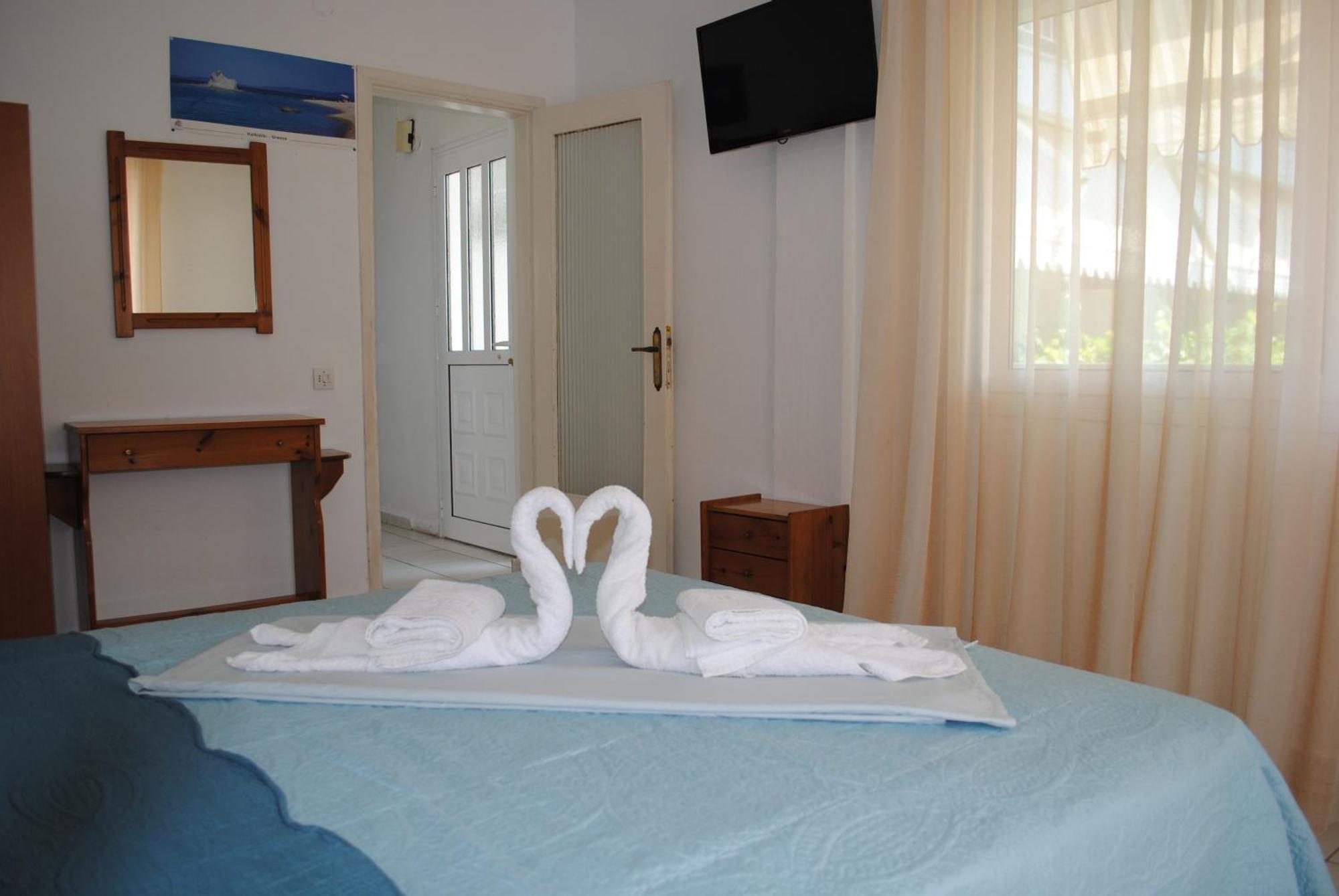 פראליה דיוניסיו Artemis Apartments מראה חיצוני תמונה