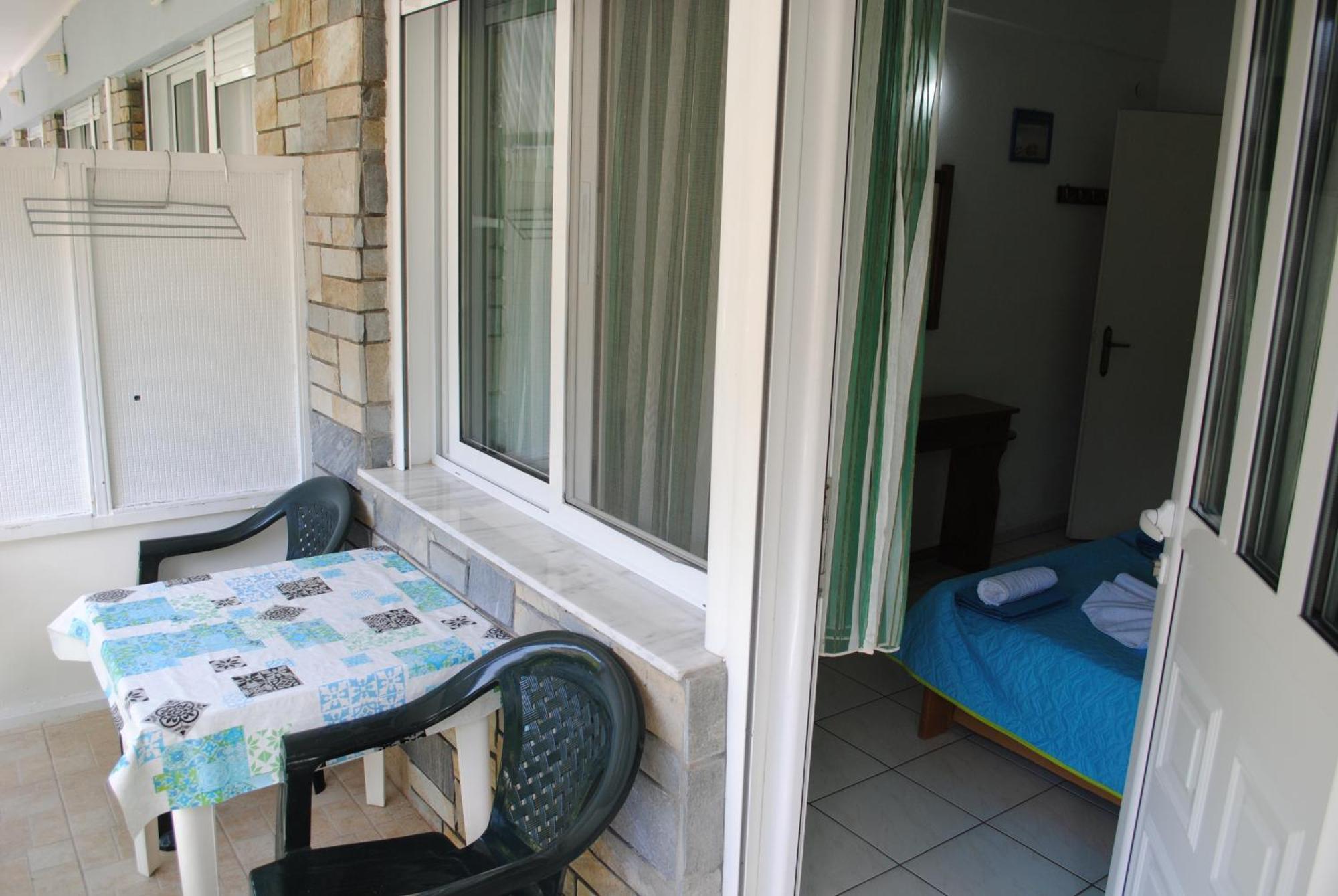 פראליה דיוניסיו Artemis Apartments מראה חיצוני תמונה