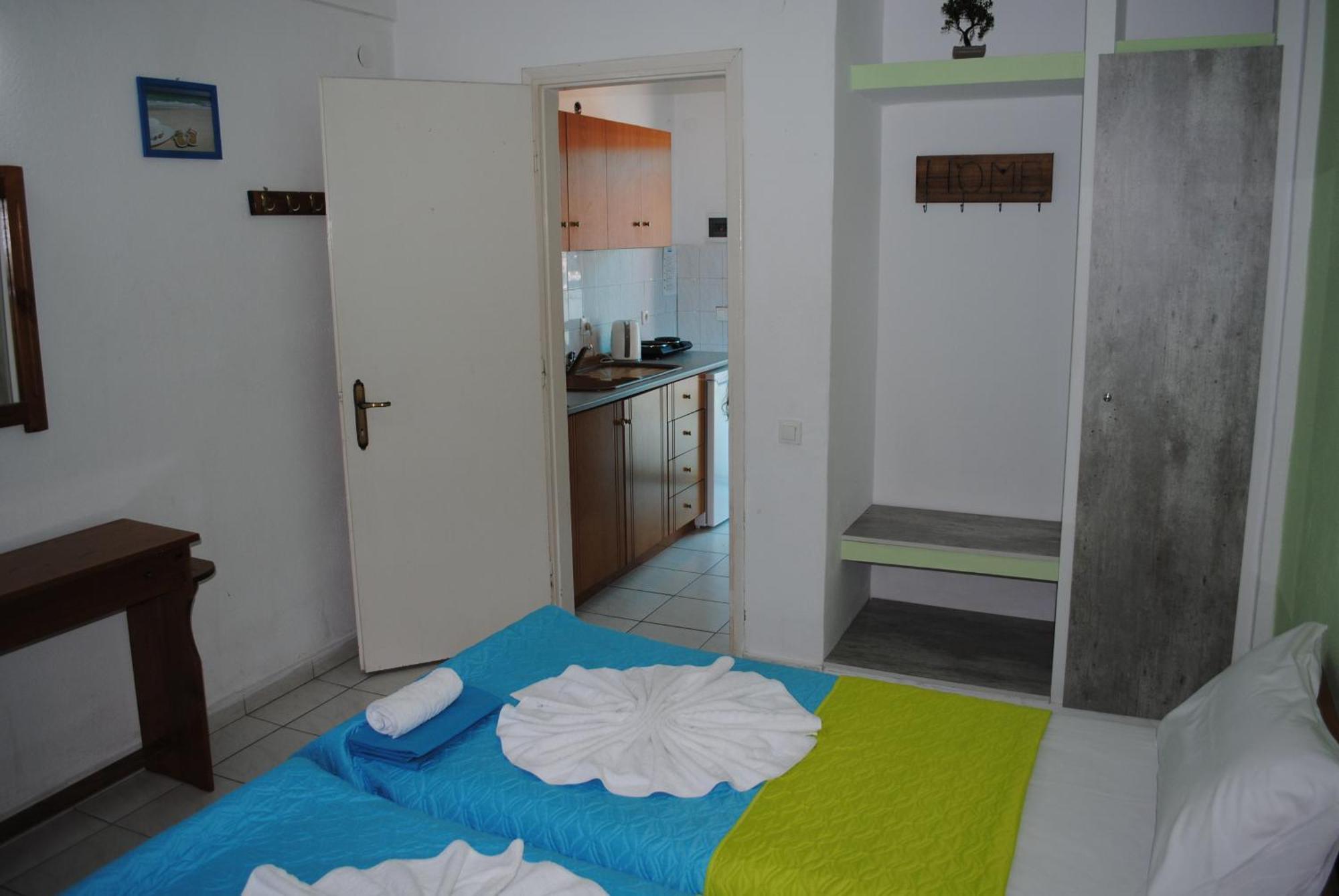 פראליה דיוניסיו Artemis Apartments מראה חיצוני תמונה