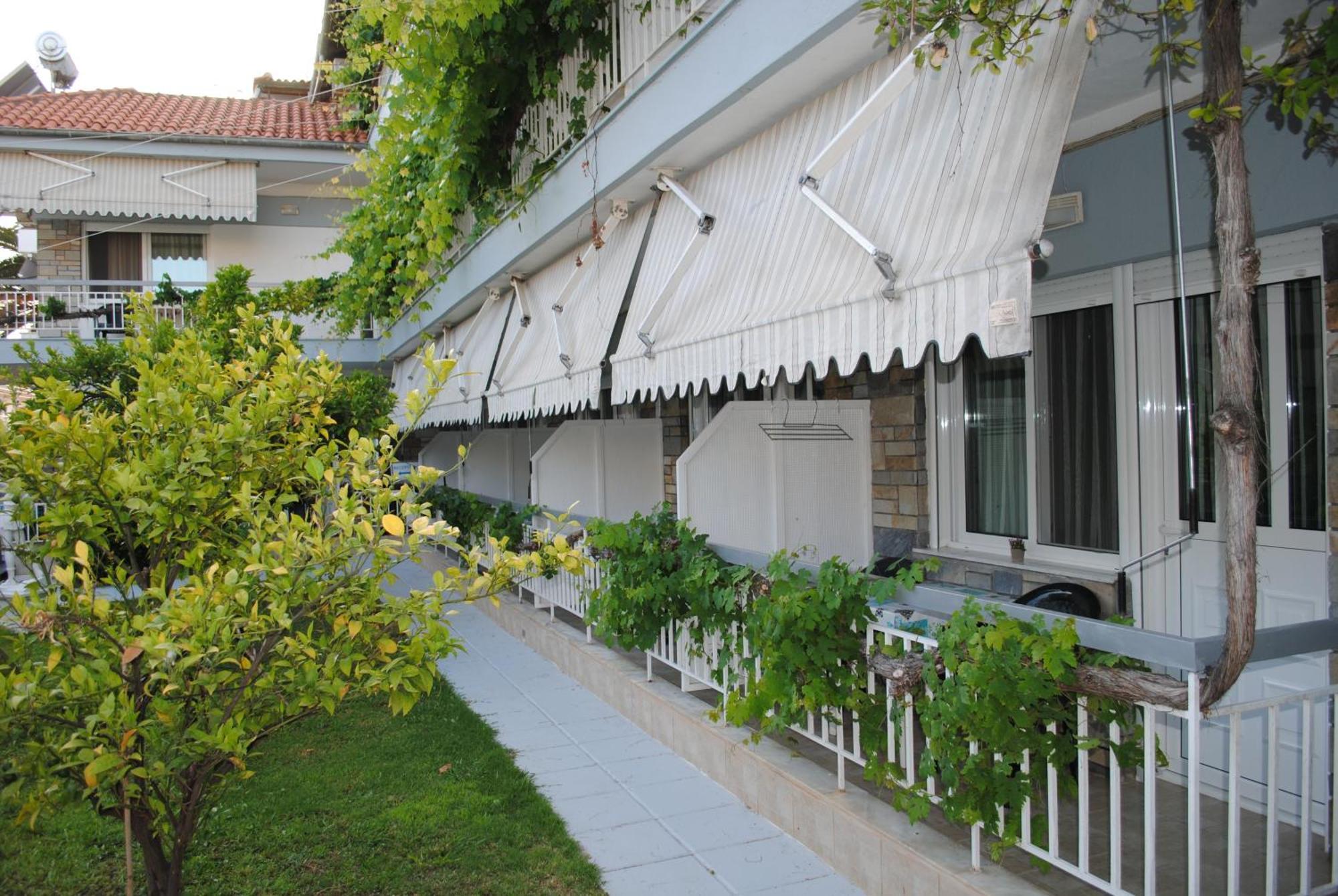 פראליה דיוניסיו Artemis Apartments מראה חיצוני תמונה