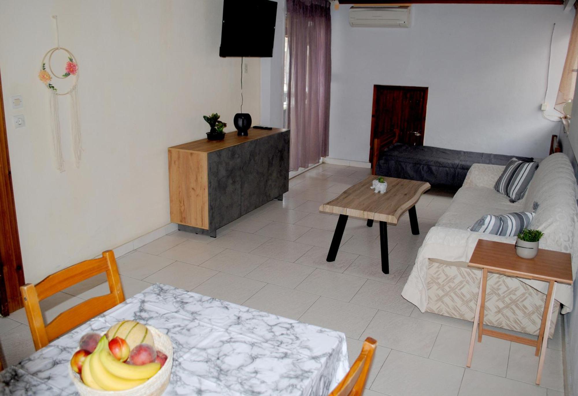 פראליה דיוניסיו Artemis Apartments מראה חיצוני תמונה