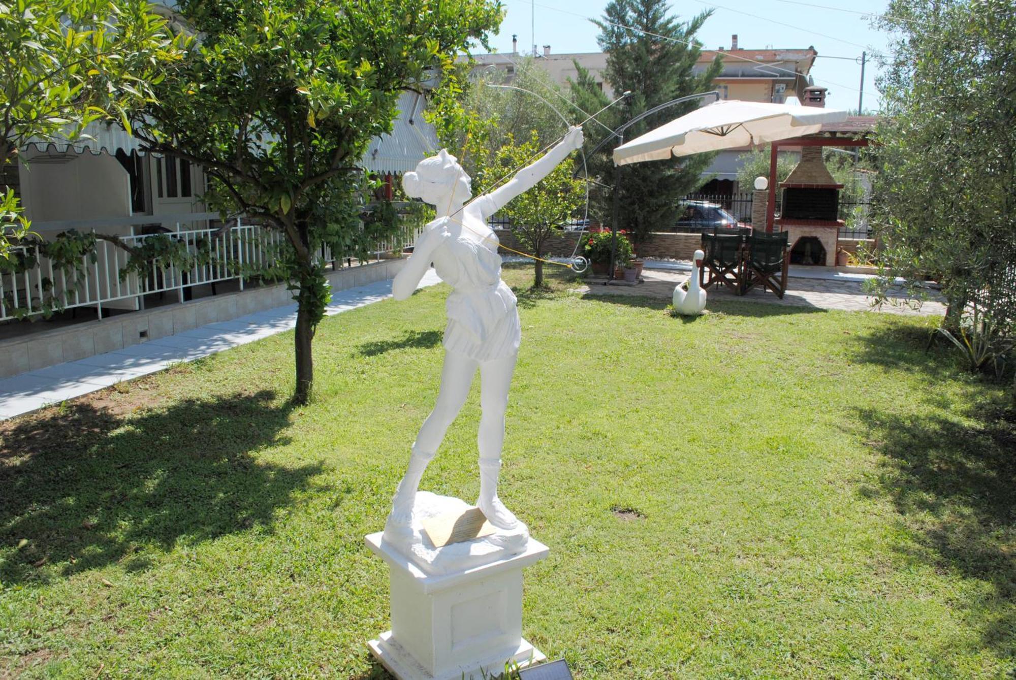 פראליה דיוניסיו Artemis Apartments מראה חיצוני תמונה